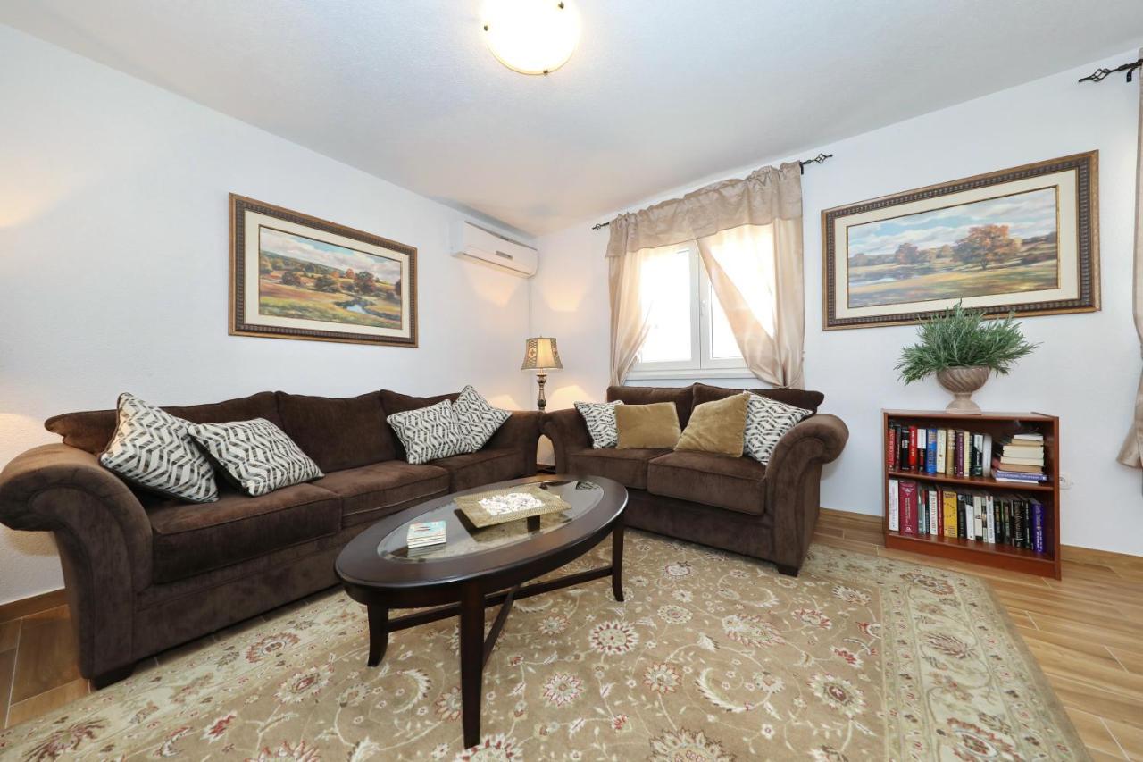 Anastazia Apartment *